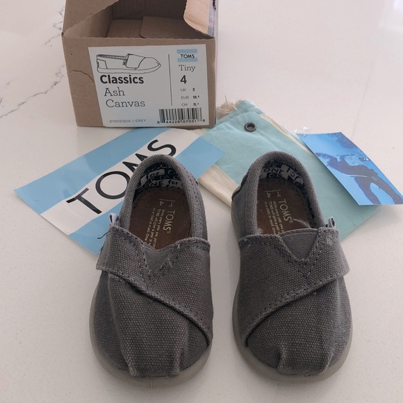 Toms Tiny Canvas Shoes - Picture 1 of 2